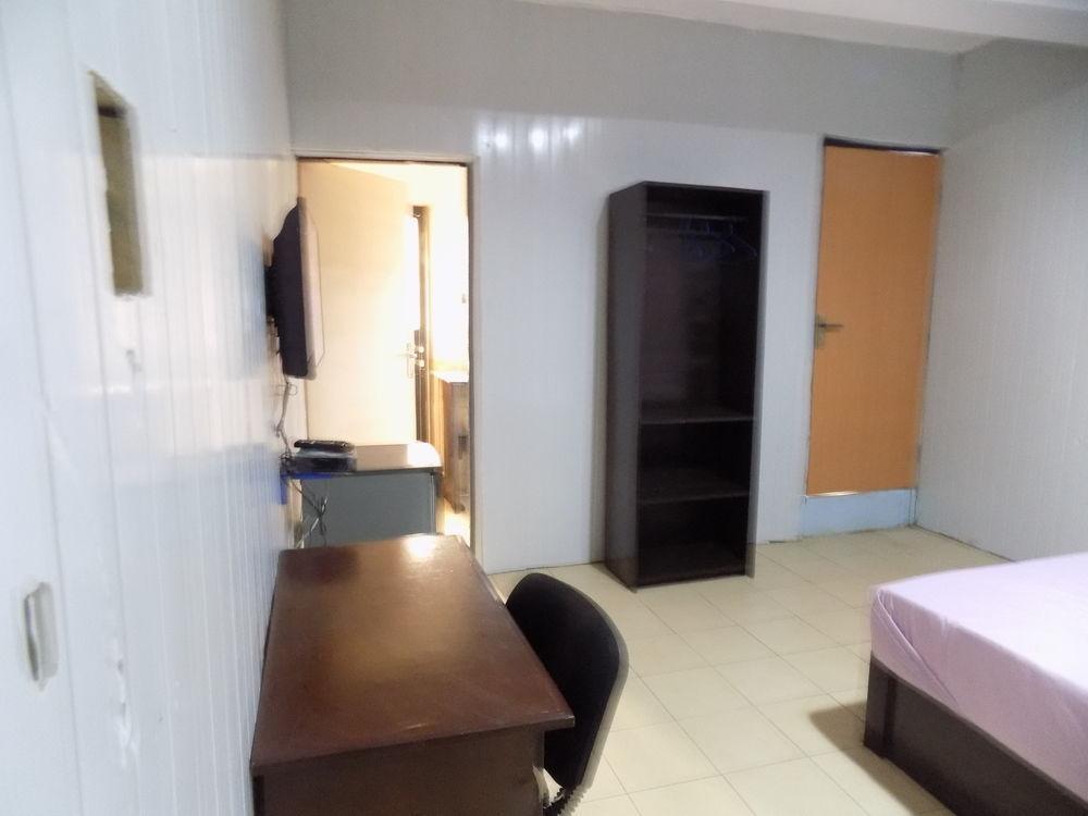 Posh Apartments And Hotel Ikeja Exterior foto