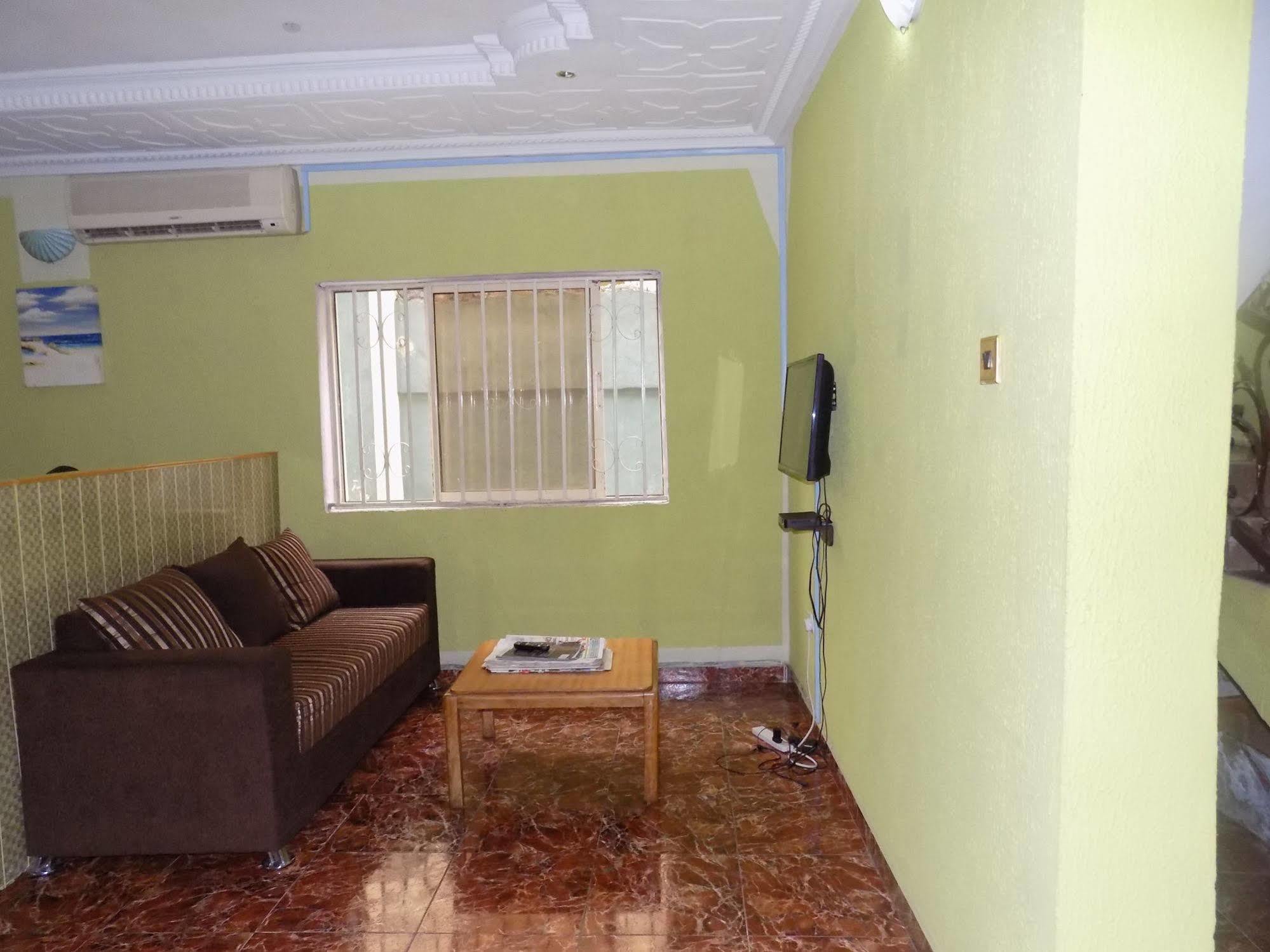 Posh Apartments And Hotel Ikeja Exterior foto